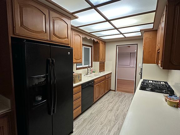 5th image of 438 Avenue E