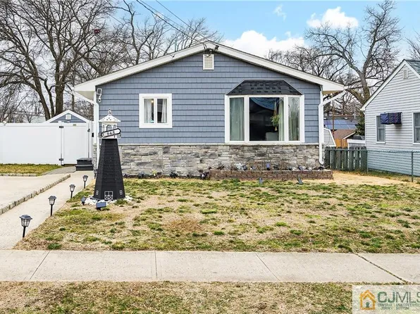 868 S Concourse, Keyport, NJ 07735