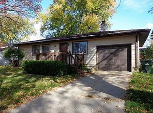 5140 Harbet Ave NW, Cedar Rapids, IA 52405