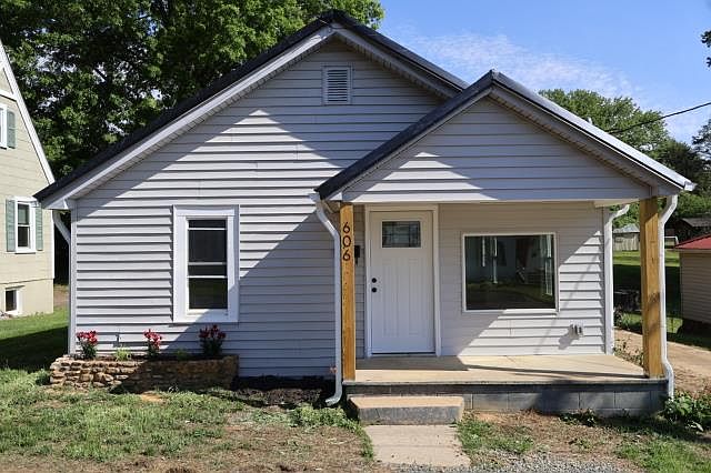 1st image of 606 W Oldtown St