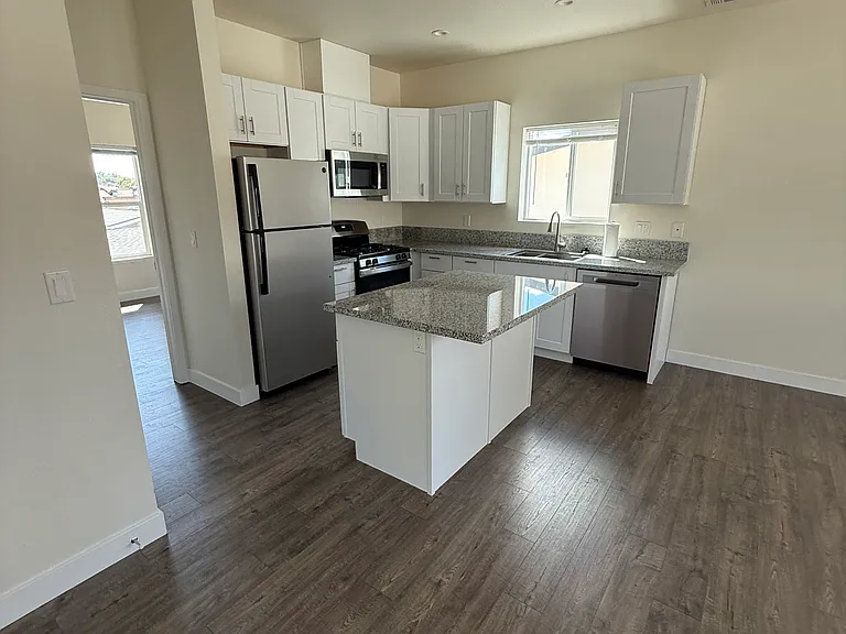 7298 Santa Ysabel Ave #6 — Photo 11