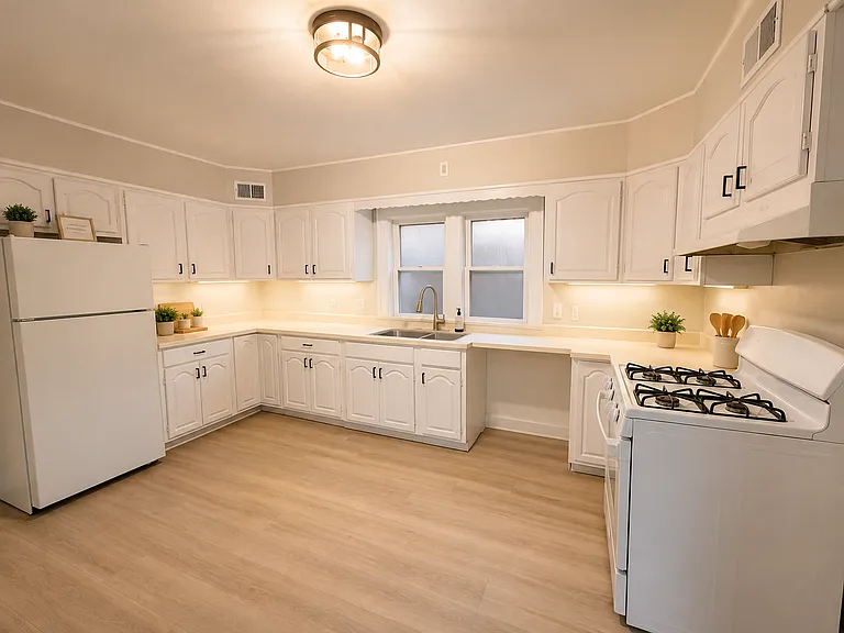 485 Lakeside Ave #1B — Photo 2