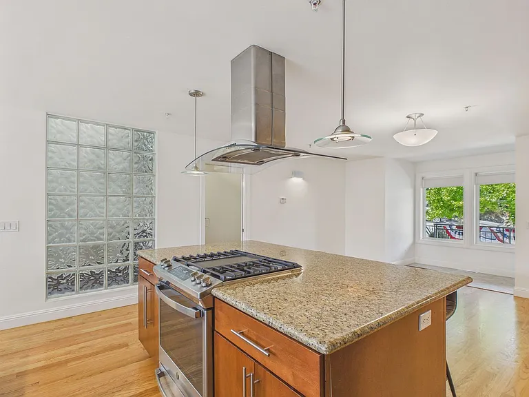 853 De Haro St — Photo 16