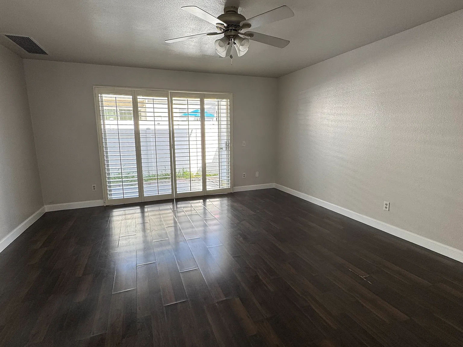73 Bentwood Ln — Photo 3