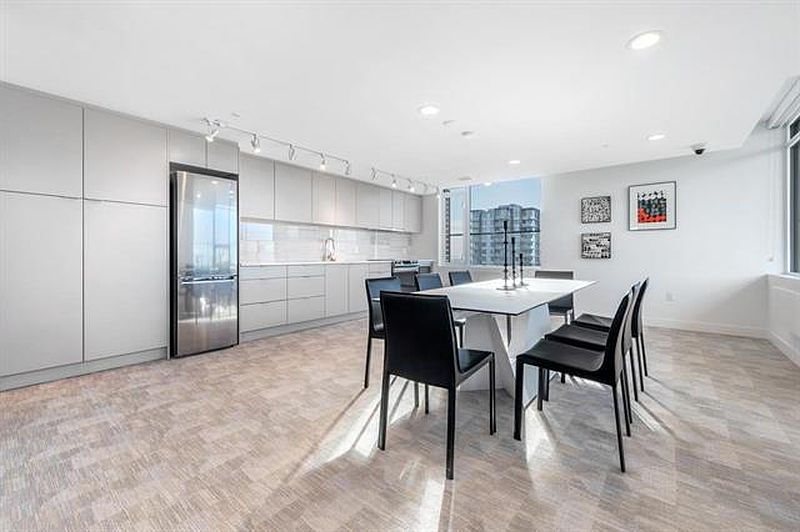 Burnaby Apartment for rent - 2 Bedrooms — photo 8