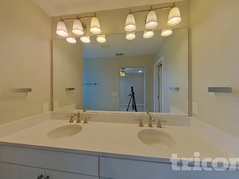201 Sangmon Ct — Photo 8