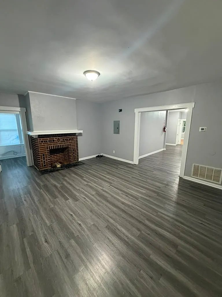 3 bed, $2,700 — Photo 2