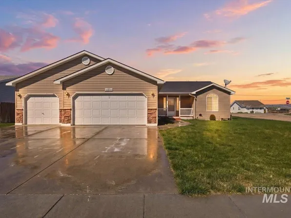1284 NW Mandarin St, Mountain Home, ID 83647