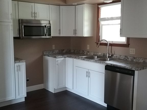 4th image of 692 Glenway Dr
