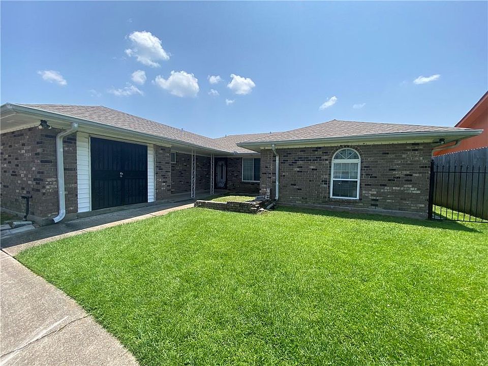 1st image of 13010 Chateau Ct