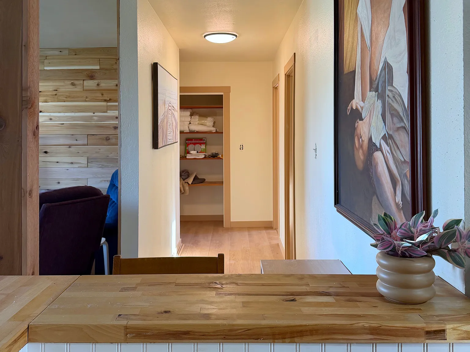 2 bed, 1200 sqft, $2,400 — Photo 3