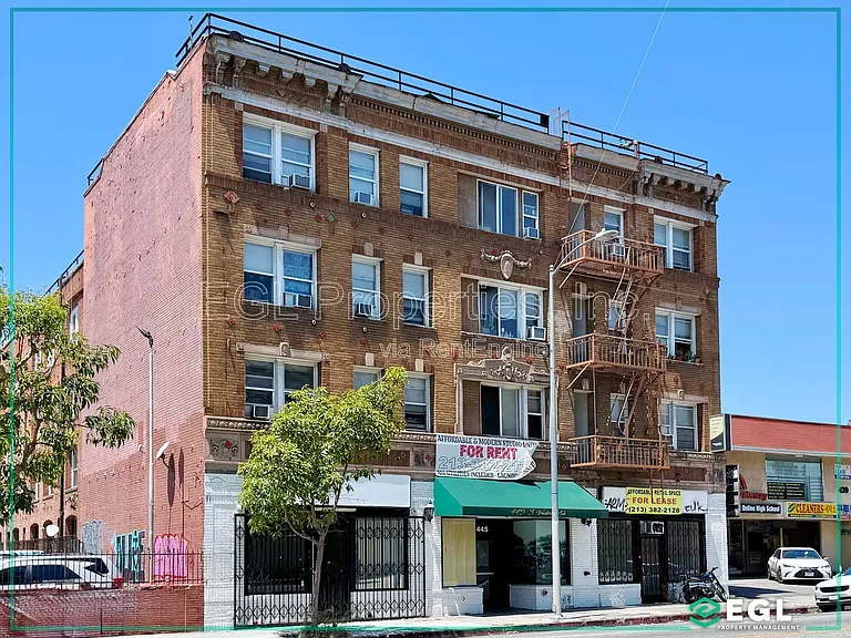 445 Western — Photo 19
