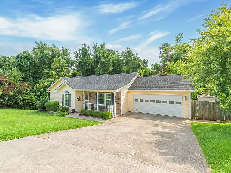 5957 Warrenpark Ln — Photo 2