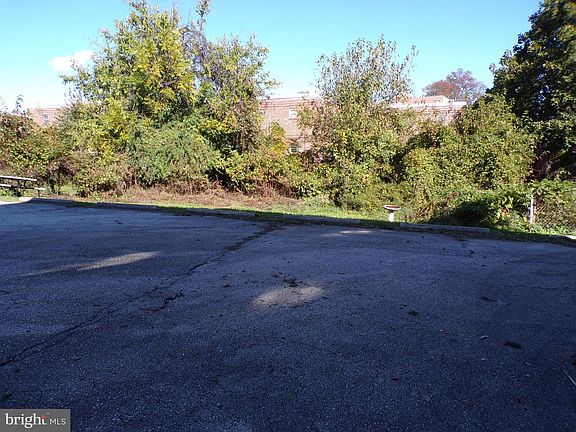 5th image of 121 Saint Charles St