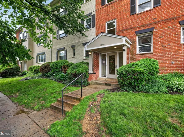 3053 Patrick Henry Dr APT 202, Falls Church, VA 22044