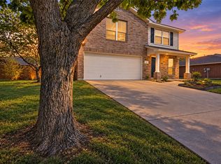 129 Maned Dr, Sanger, TX 76266