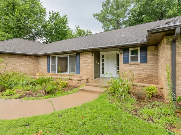 1108 S Ridge Dr, Stillwater, OK 74074