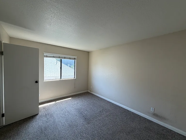 2629 B St #5A — Photo 20