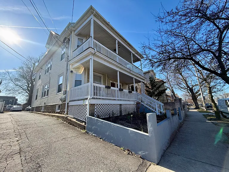 1001 Narragansett Blvd #1 — Photo 2