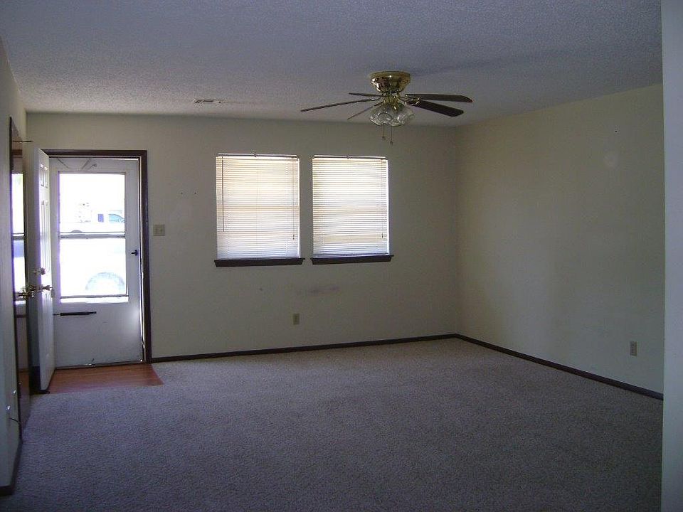 1st image of 7911 NW Crossland Cir
