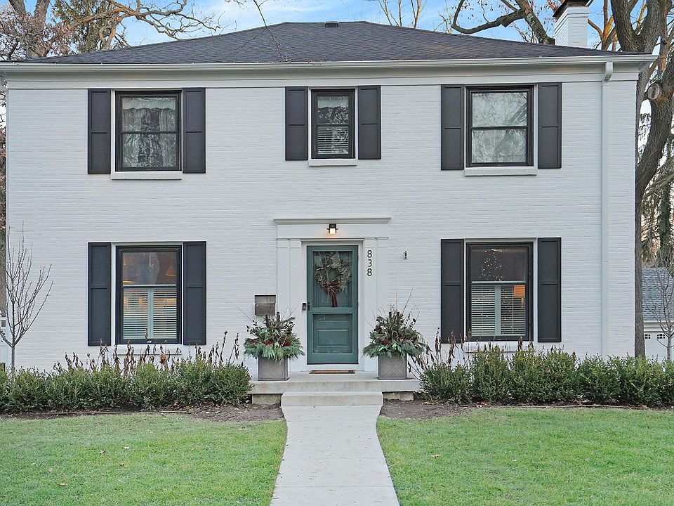 1st image of 838 Gladstone Dr SE