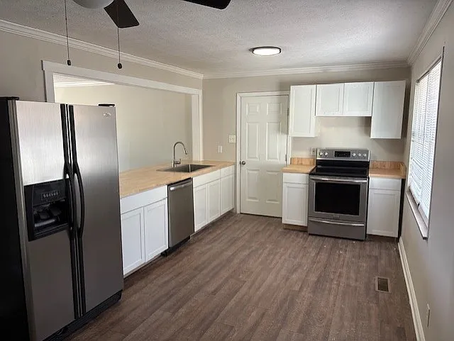 3 bed, 1200 sqft, $2,375 — Photo 1