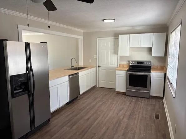 715 Lake Mill Ln, Knoxville, TN 37934