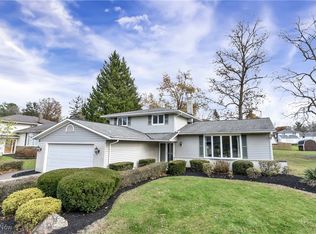 5725 Elm Hill Dr, Solon, OH 44139