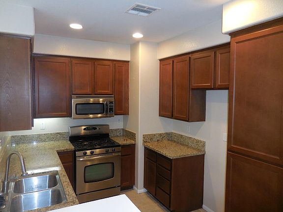 3rd image of 41549 Wild Ivy Ave
