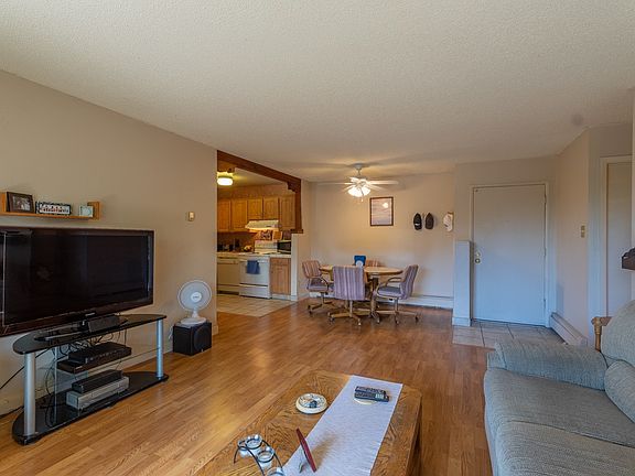 2nd image of 147 Calle Ojo Feliz Unit D