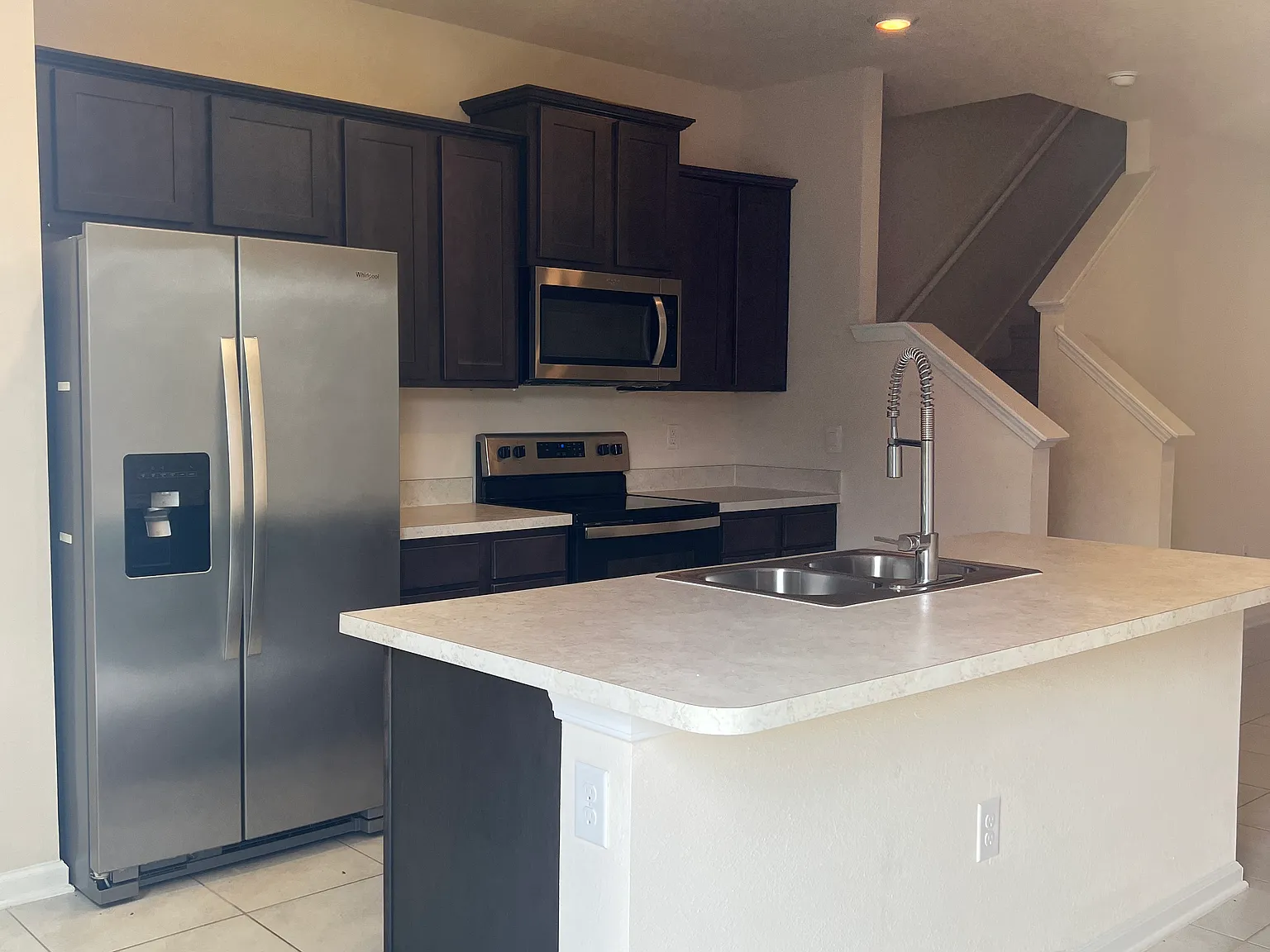 2 bed, 2.5 bath, 1109 sqft, $1,650 — Photo 2