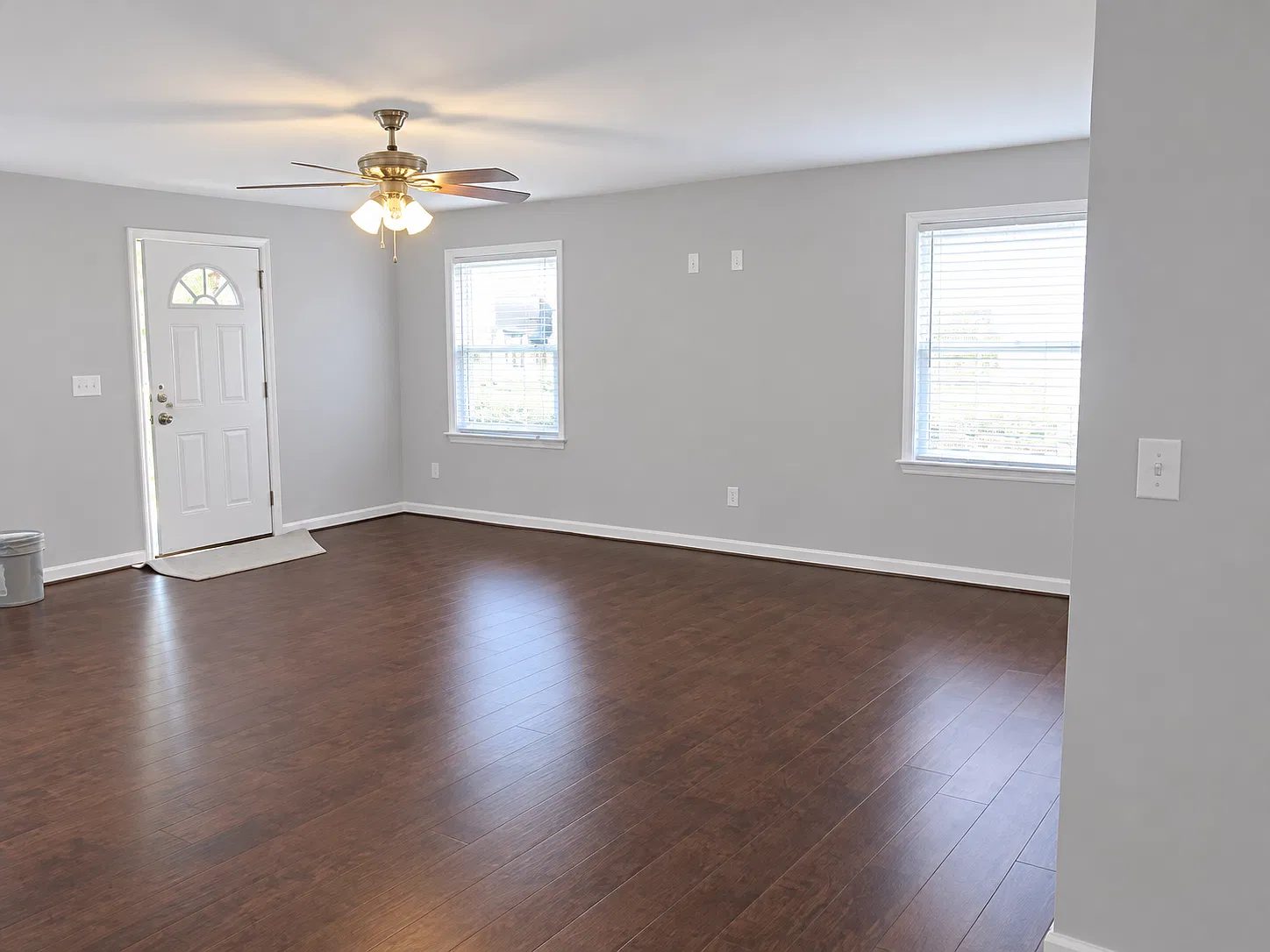 4 bed, 2.5 bath, 2313 sqft, $3,100 — Photo 2