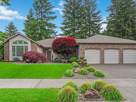 2nd image of 1401 NE 157th Ave