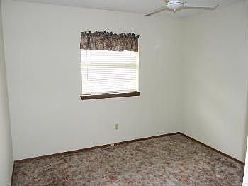 5th image of 4624 NE Dearborn Ave