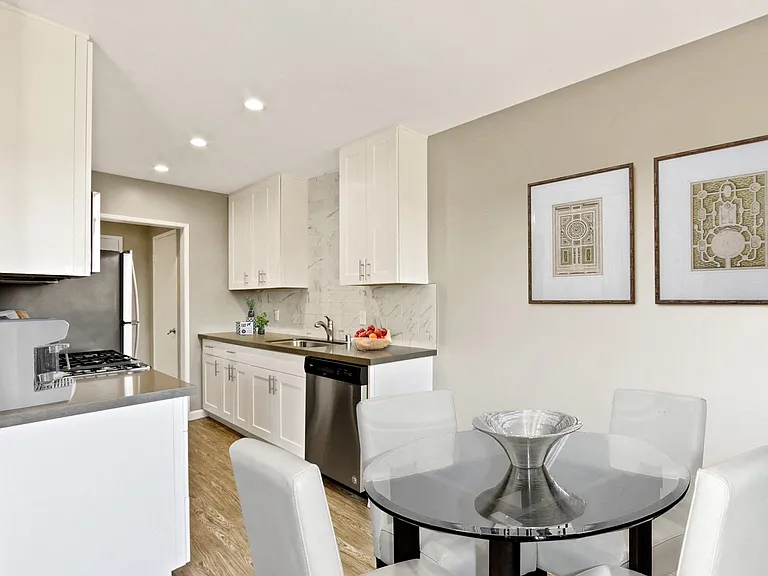 Sepulveda West Apartments — Photo 56
