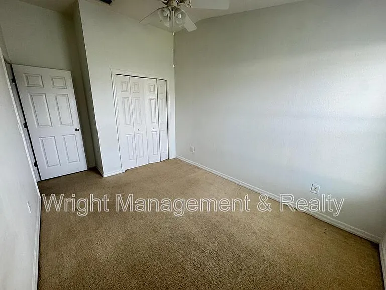 4658 69th Pl N — Photo 18