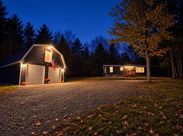 1376 Main Road, Carmel, ME 04419