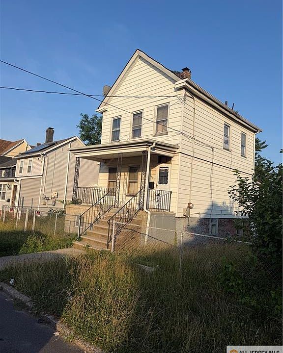 1st image of 549 Hartford St
