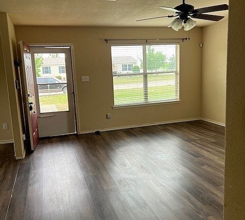 4th image of 319 Candlewood Cir