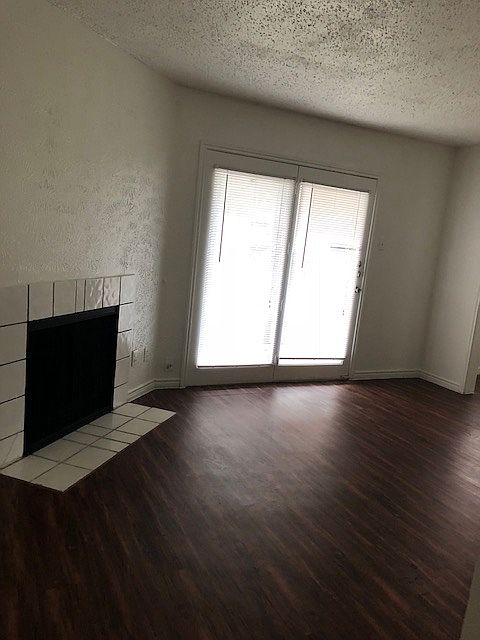 1st image of 213 Lake Meadows Dr