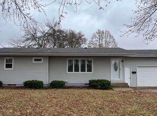 252 S Maple Ave, New Hampton, IA 50659