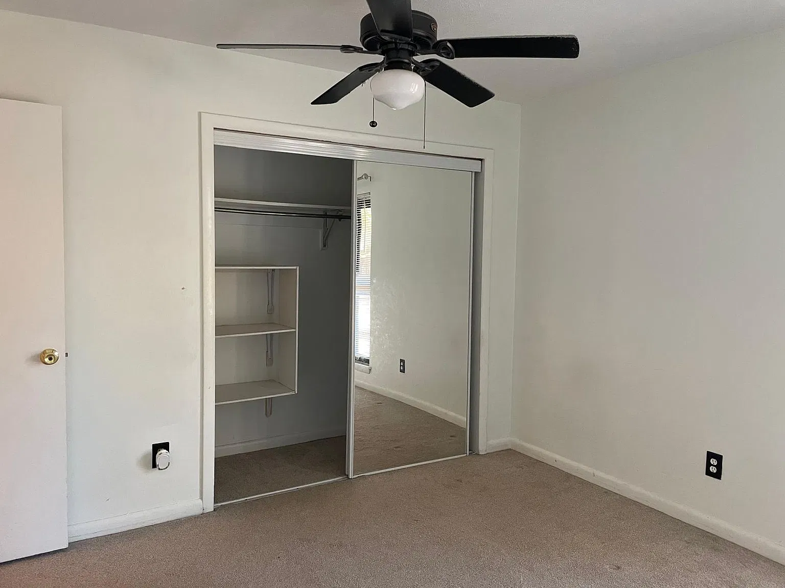 2 bed, 1.5 bath, 1220 sqft, $1,275 — Photo 3