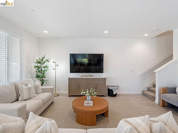 4th image of 2466 Cinnabar Dr #Okwe55