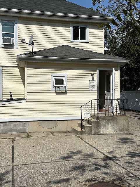 1st image of 8-10 Montauk Hwy #2