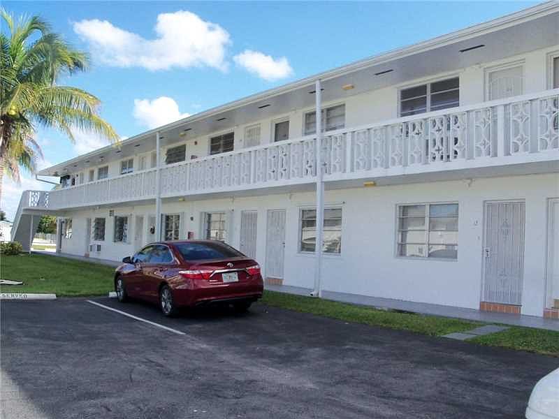 1st image of 50 NW 204th St APT 16