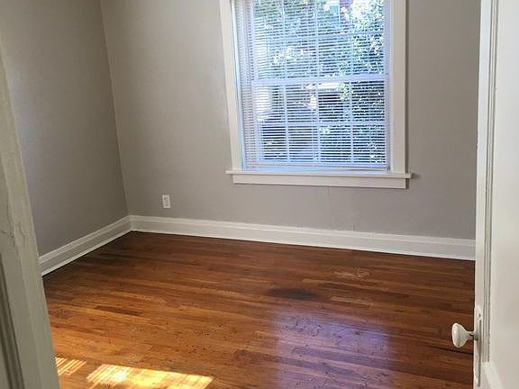 5th image of 4219 Harrison St APT 1N