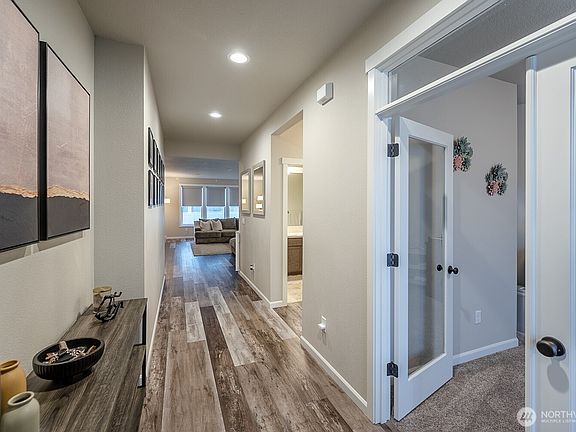 5th image of 412 NE L St
