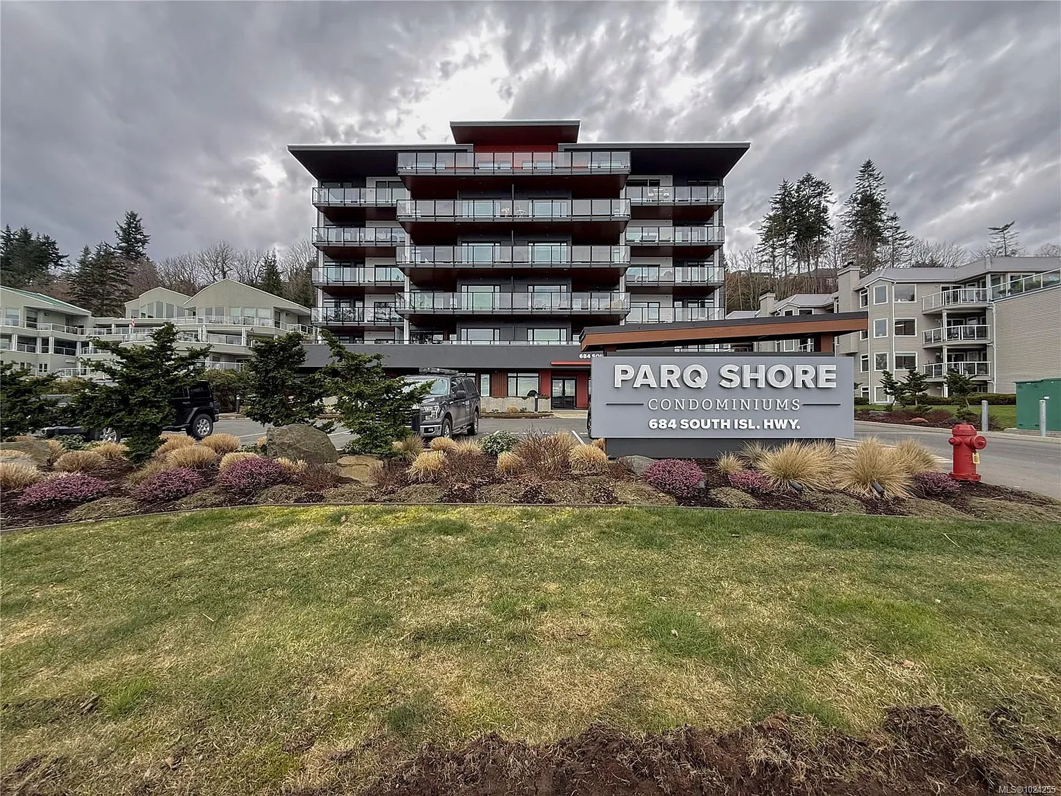684 Island Hwy S #202 photo 1