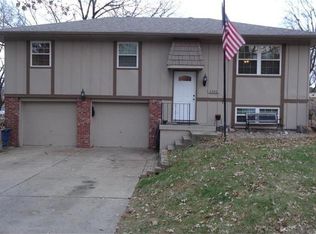 2208 SW 2nd Street Ter, Blue Springs, MO 64014