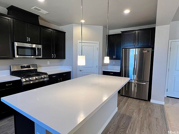 5th image of 765 Palomino Dr